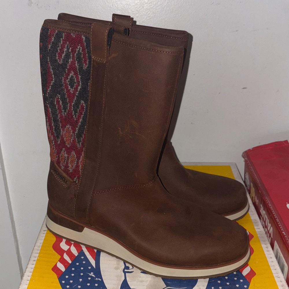 Women Merrell Brown and Tan Patterned boots size 7